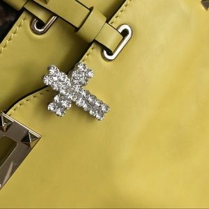 NWOT Crystal bag charm key finder